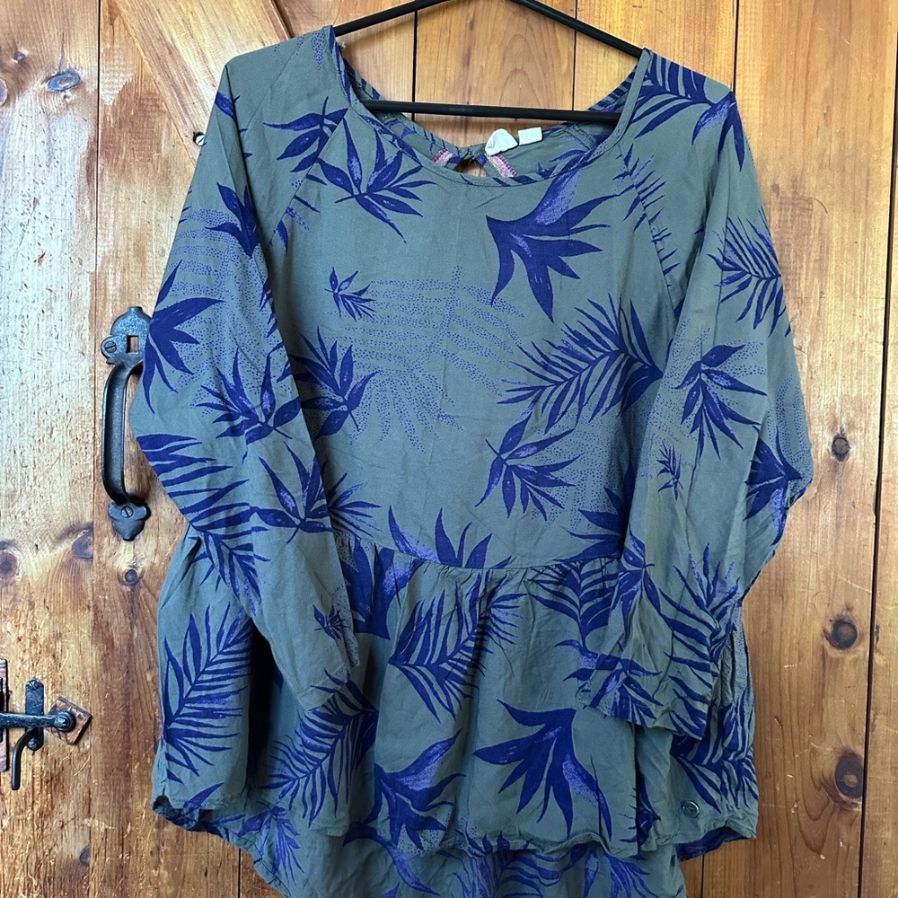Roxy boho Olive Green and Blue Leaf Print Blouse‎